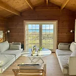 펜션 Log House In The First Row At The Sejero Bay Tjørneholm