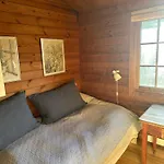 펜션 Log House In The First Row At The Sejero Bay *