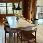 펜션 Log House In The First Row At The Sejero Bay Tjørneholm