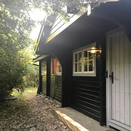 펜션 Log House In The First Row At The Sejero Bay
